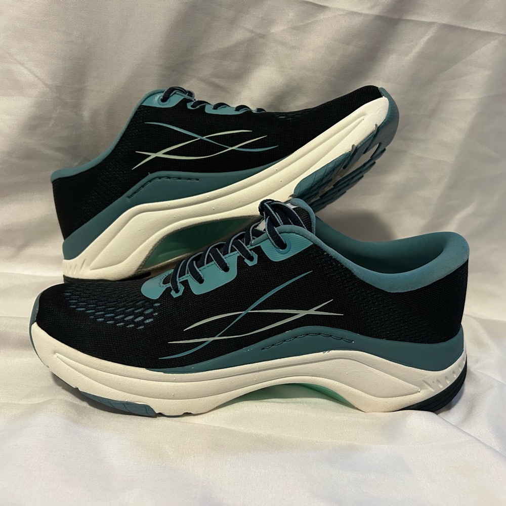 Women’s Dansko Pace Mesh Tennis Shoes in Navy and Black/Grey